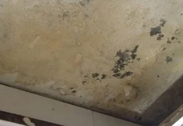 红河阳台漏水维修公司分享下红河卫生间渗水维修需要注意哪些问题。